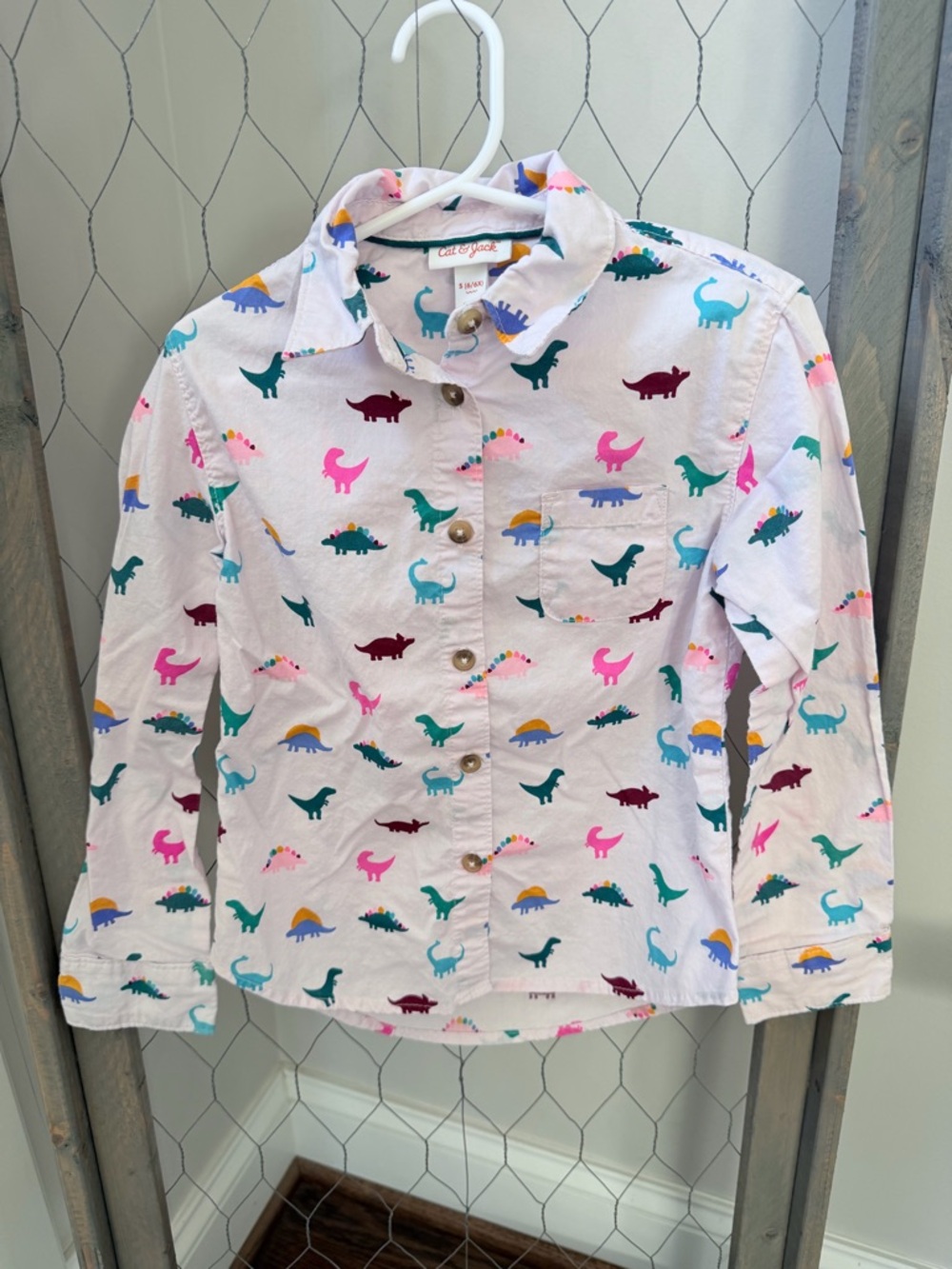 🦕 Cat & Jack Light Pink Dino-Print Button-Up Shirt Size S 6/6X